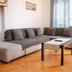 Apartament A&b, Golem (Tirana)